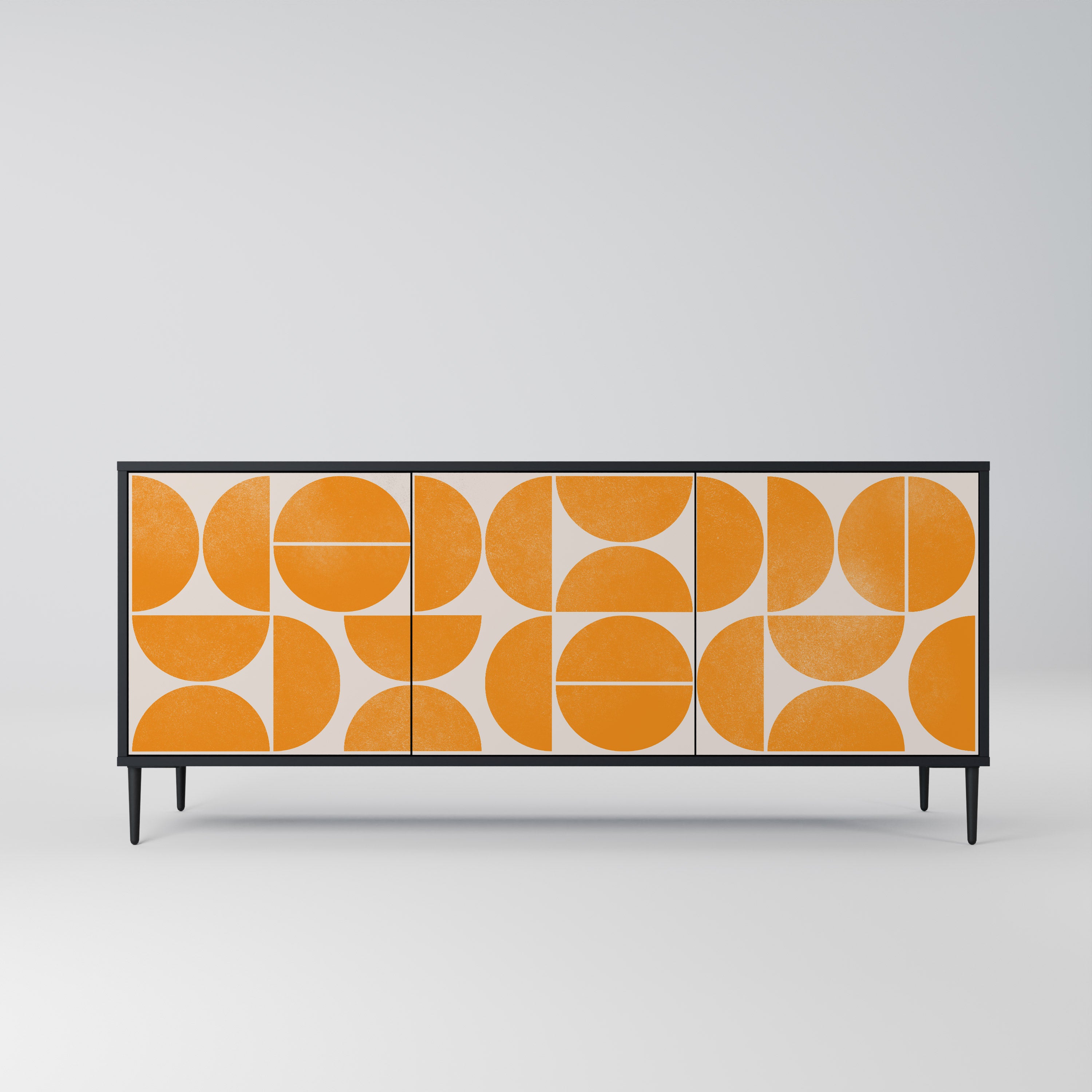 RECURRING DREAMS Skänk med tre dörrar