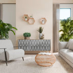 SHARP EDGES Skänk med tre dörrar