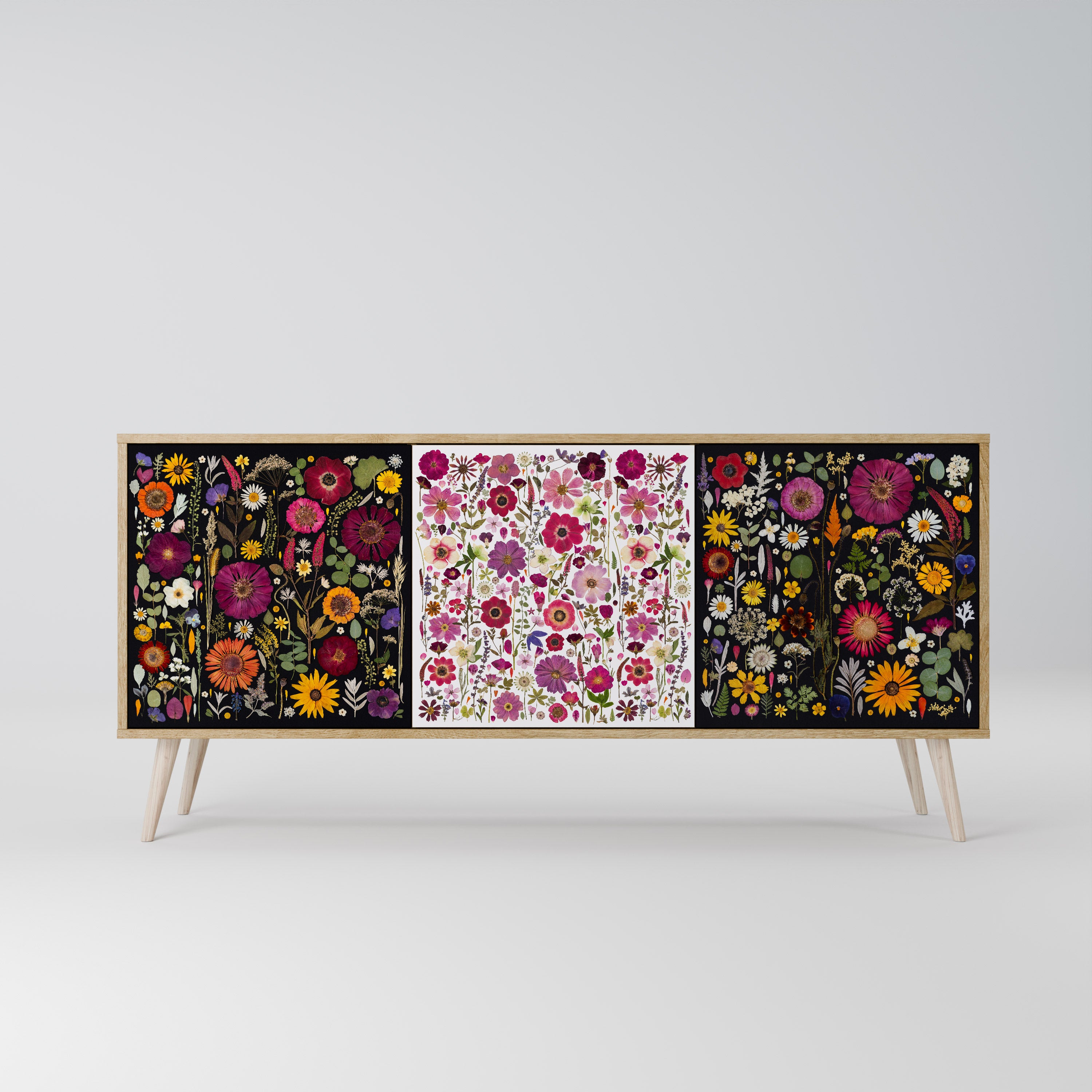 DAYNITE GARDEN 3-Door Sideboard