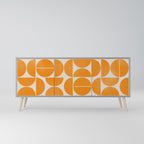 RECURRING DREAMS Skänk med tre dörrar