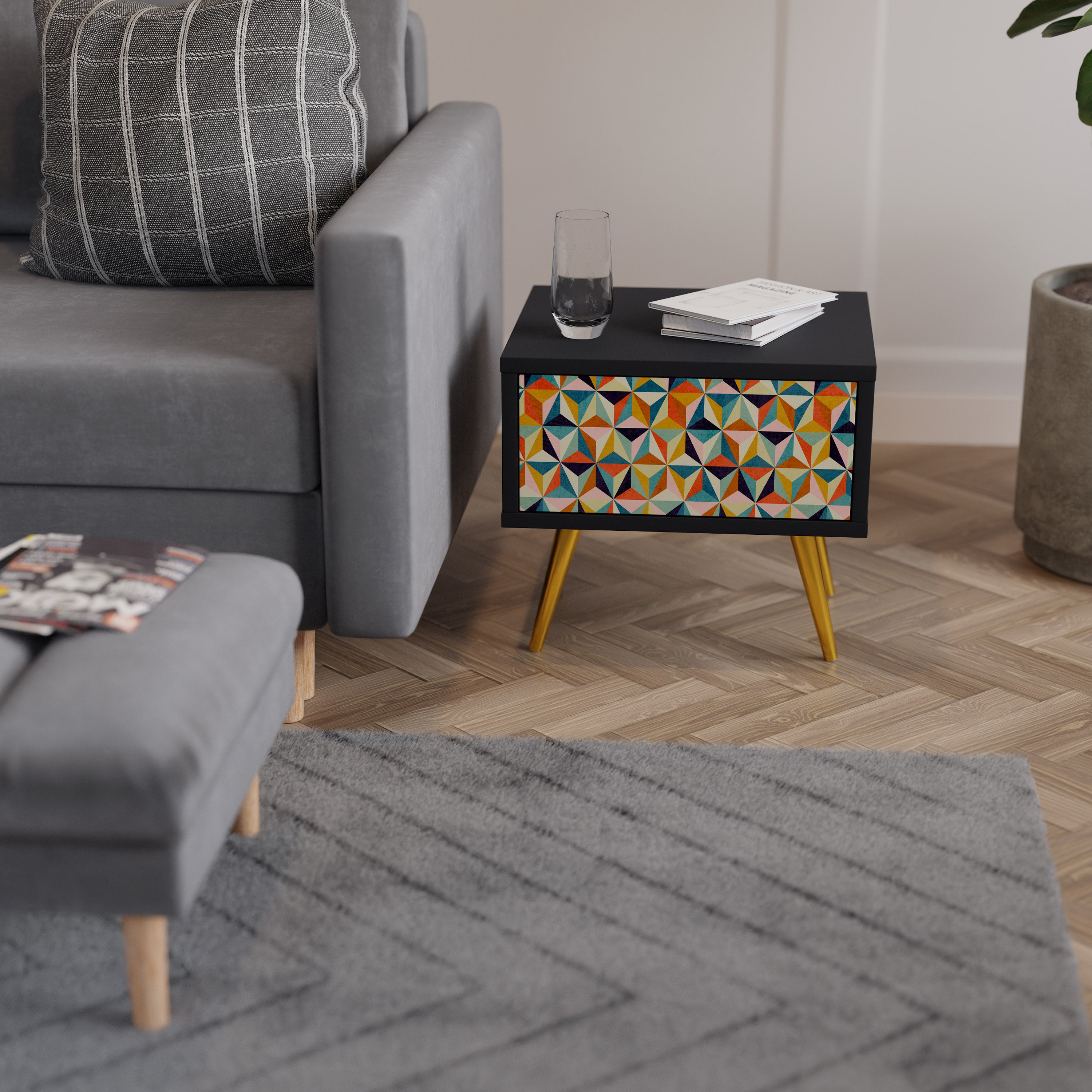 TESSELATE TREASURES Mesita de Noche