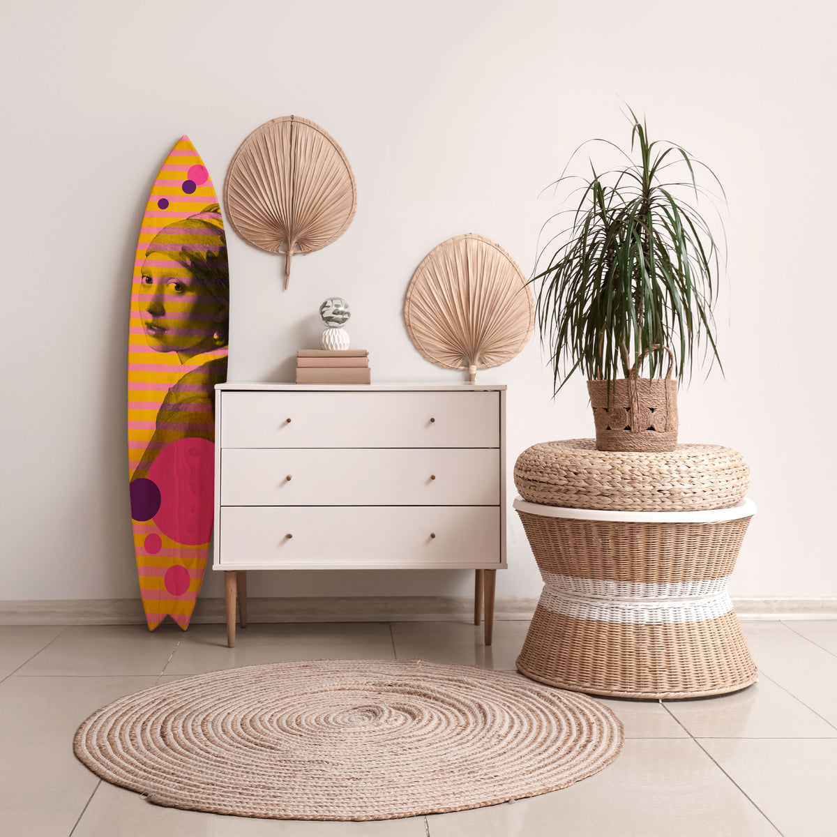 HER WITH A PEARL Dekorativ Surfbräda