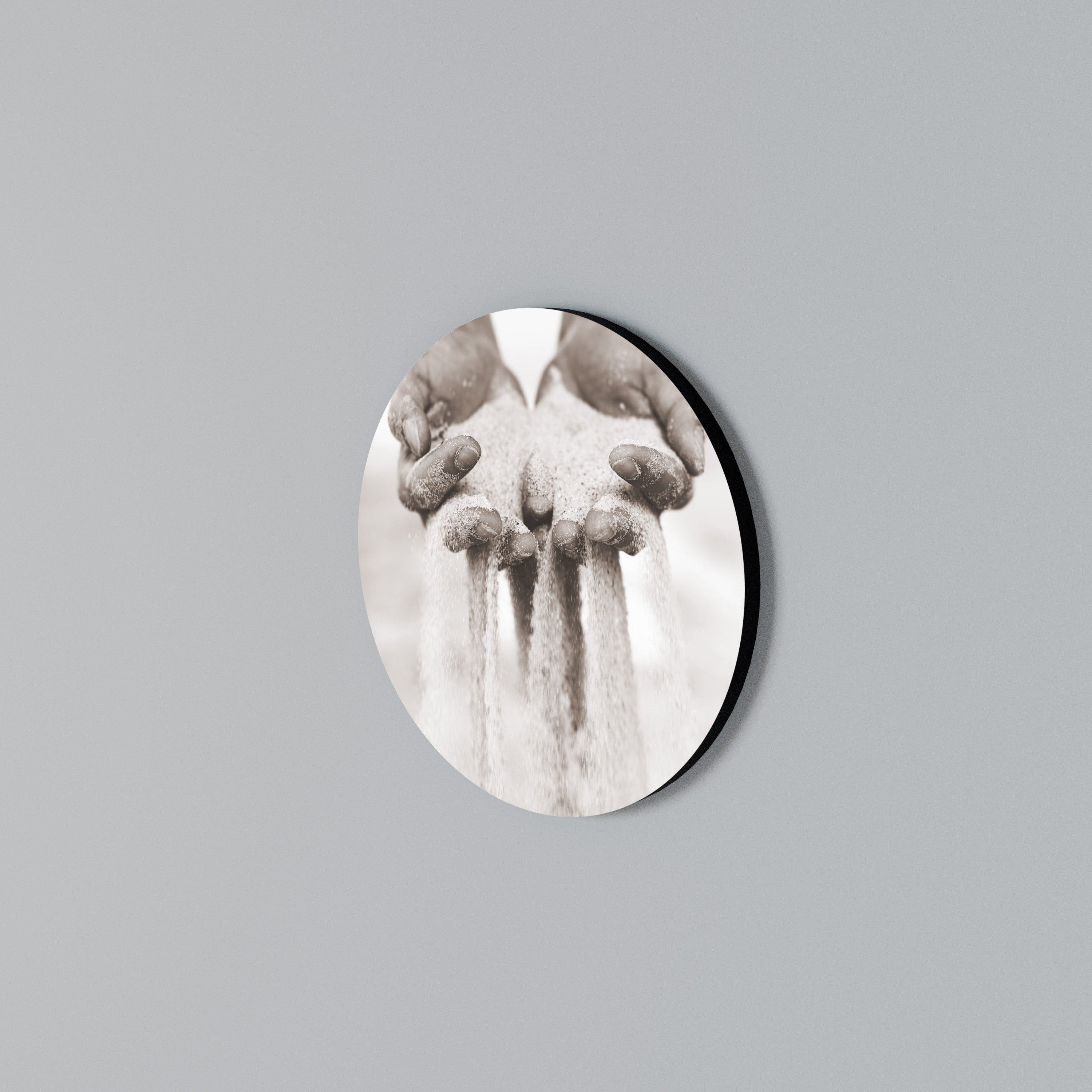 HANDS OF FATE Rund väggdekor