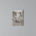 GENTLE WIND'S EMBRACE Cuadro en lienzo vertical