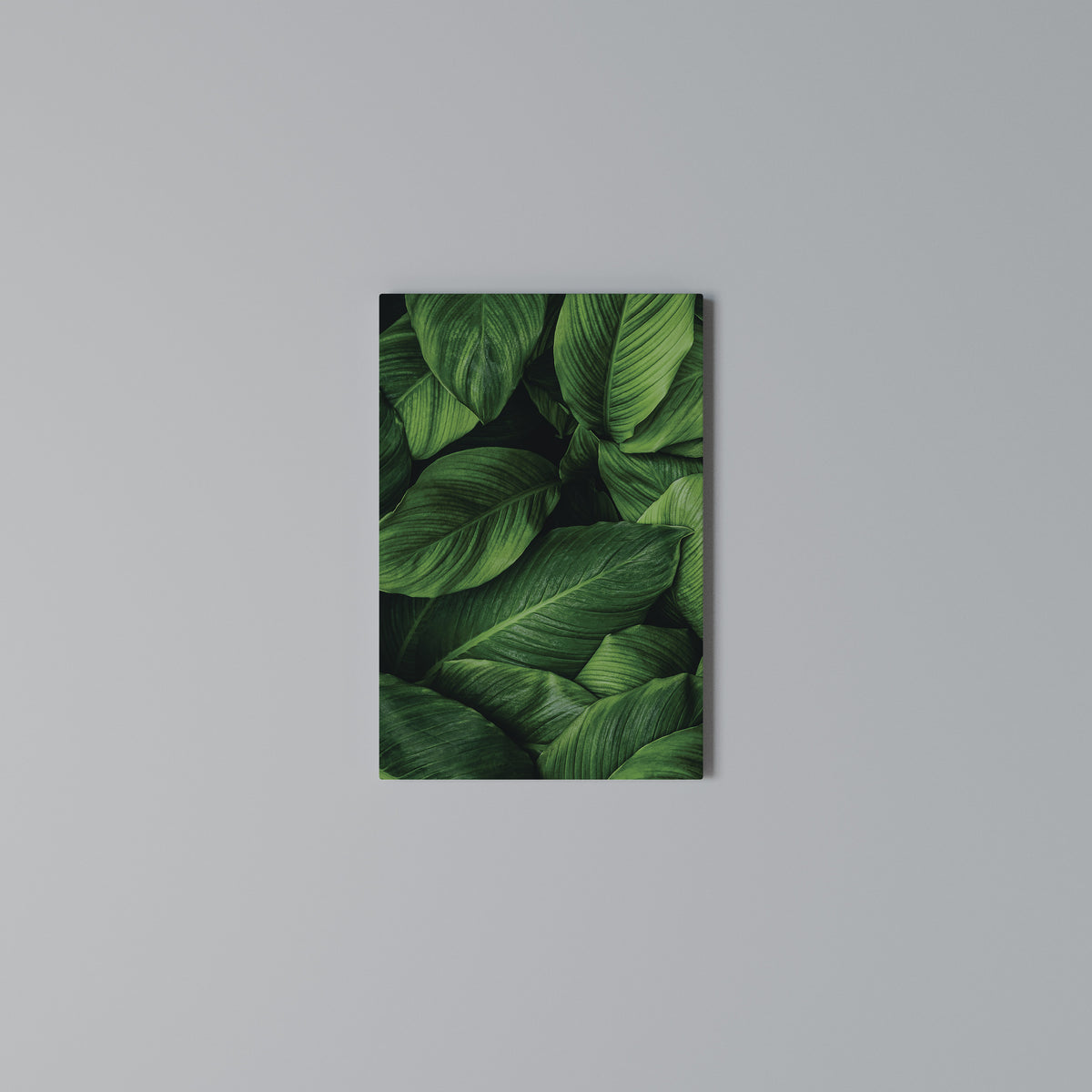 VIBRANT LEAFY EMBRACE Cuadro en lienzo vertical