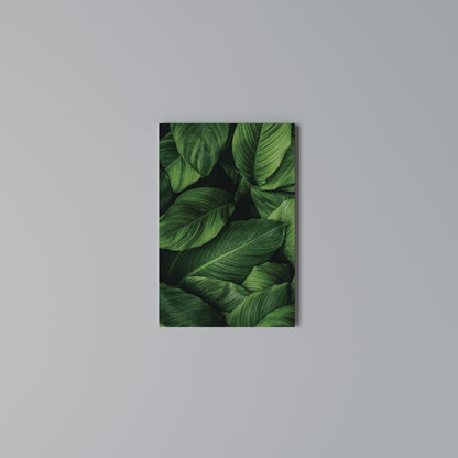 VIBRANT LEAFY EMBRACE Cuadro en lienzo vertical