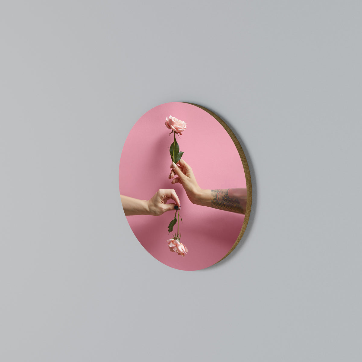 FLORAL CONNECTIONS Round Wall Art