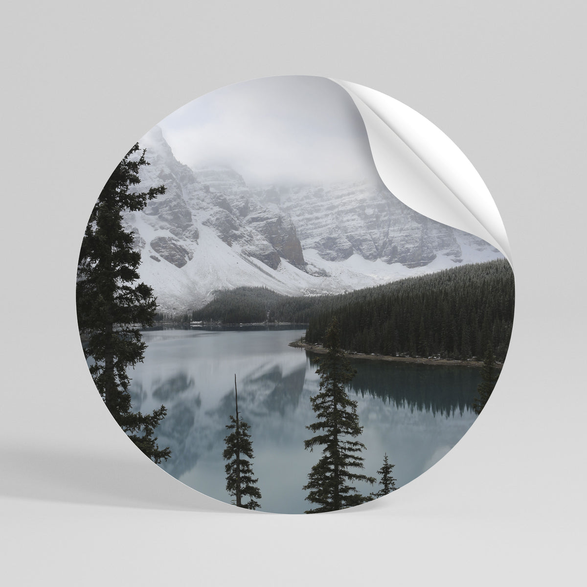 MISTY FOREST BOUNDARIES Runder Wandsticker zum Abziehen und Aufkleben