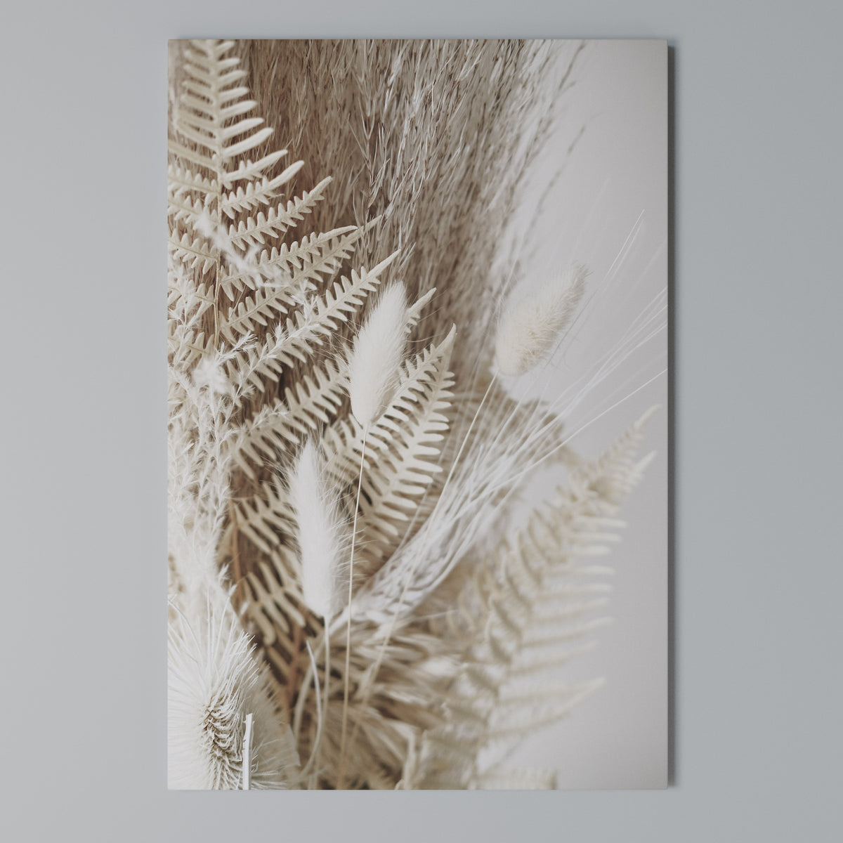 GENTLE GRASSLANDS INVITE Cuadro en lienzo vertical