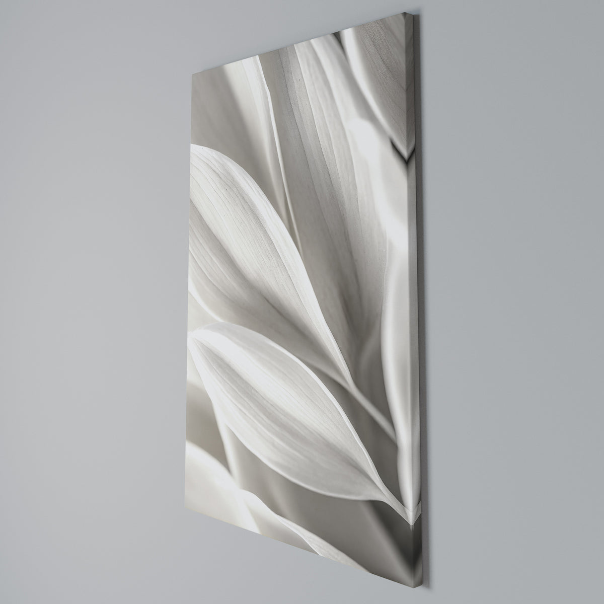 WHISPERS OF WHITE Cuadro en lienzo vertical
