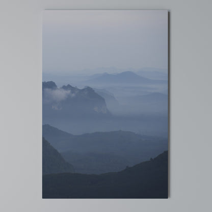 MISTY MOUNTAIN WHISPER Κατακόρυφος Πίνακας σε Καμβά
