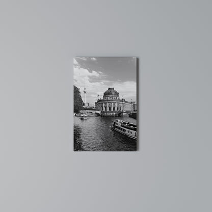GHOSTS OF HISTORY Quadro em tela vertical