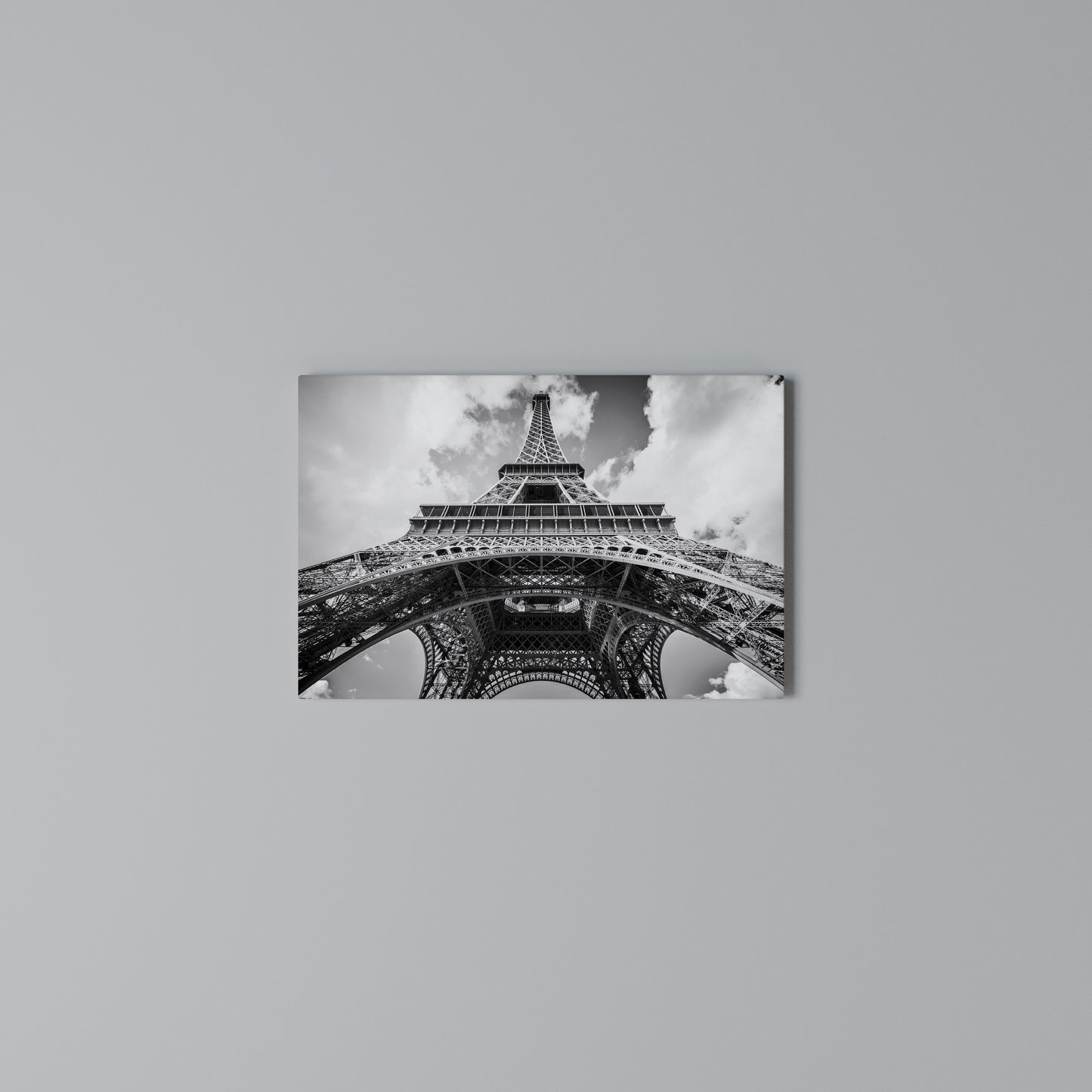 TIMELESS EIFFEL PERSPECTIVE Horizontal Canvas Print