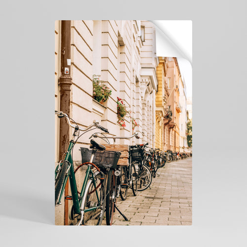 URBAN CYCLE HAVEN Poster Verticale Adesivo
