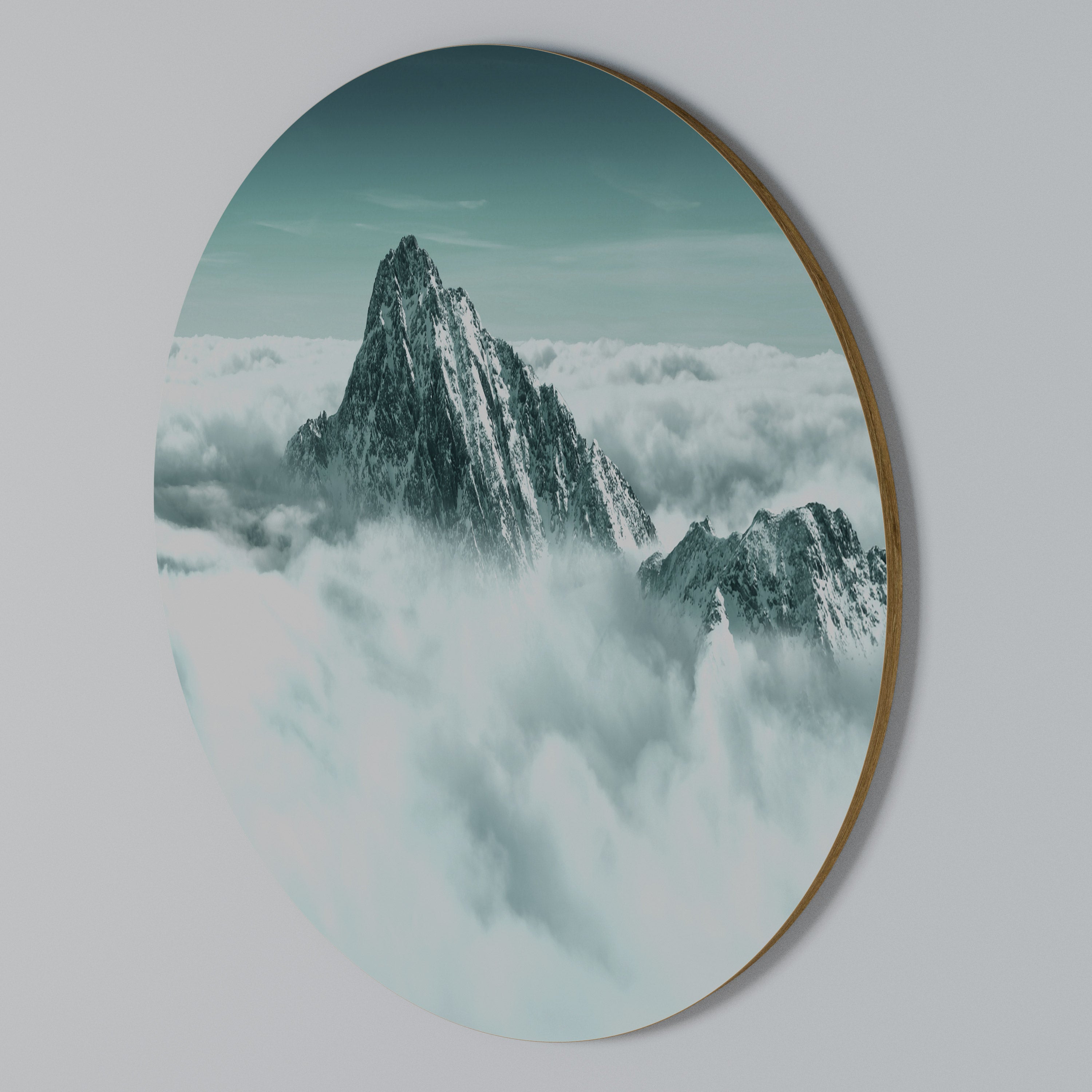CLOUD-KISSED PEAK Rundes Wandbild