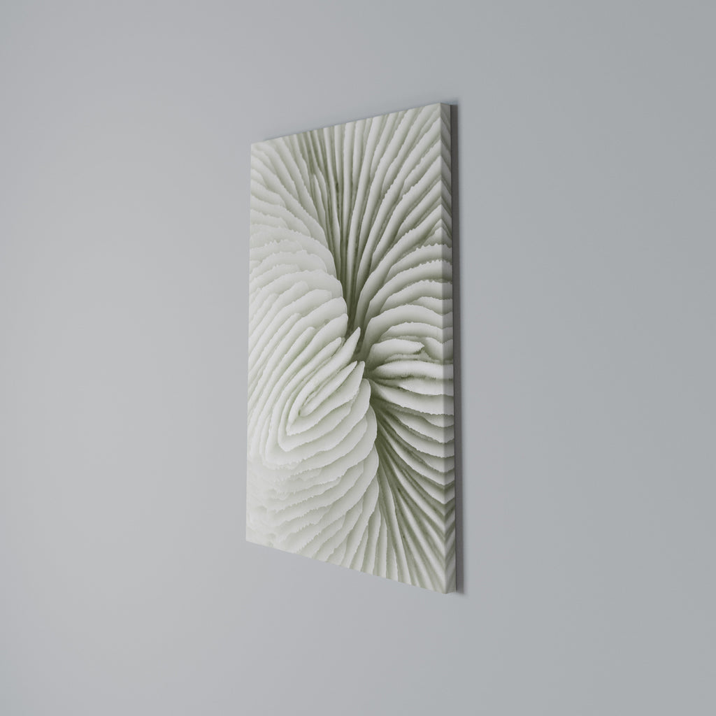 NATURE'S SYMMETRY Quadro em tela vertical