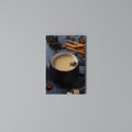 WARMTH IN A CUP Cuadro en lienzo vertical