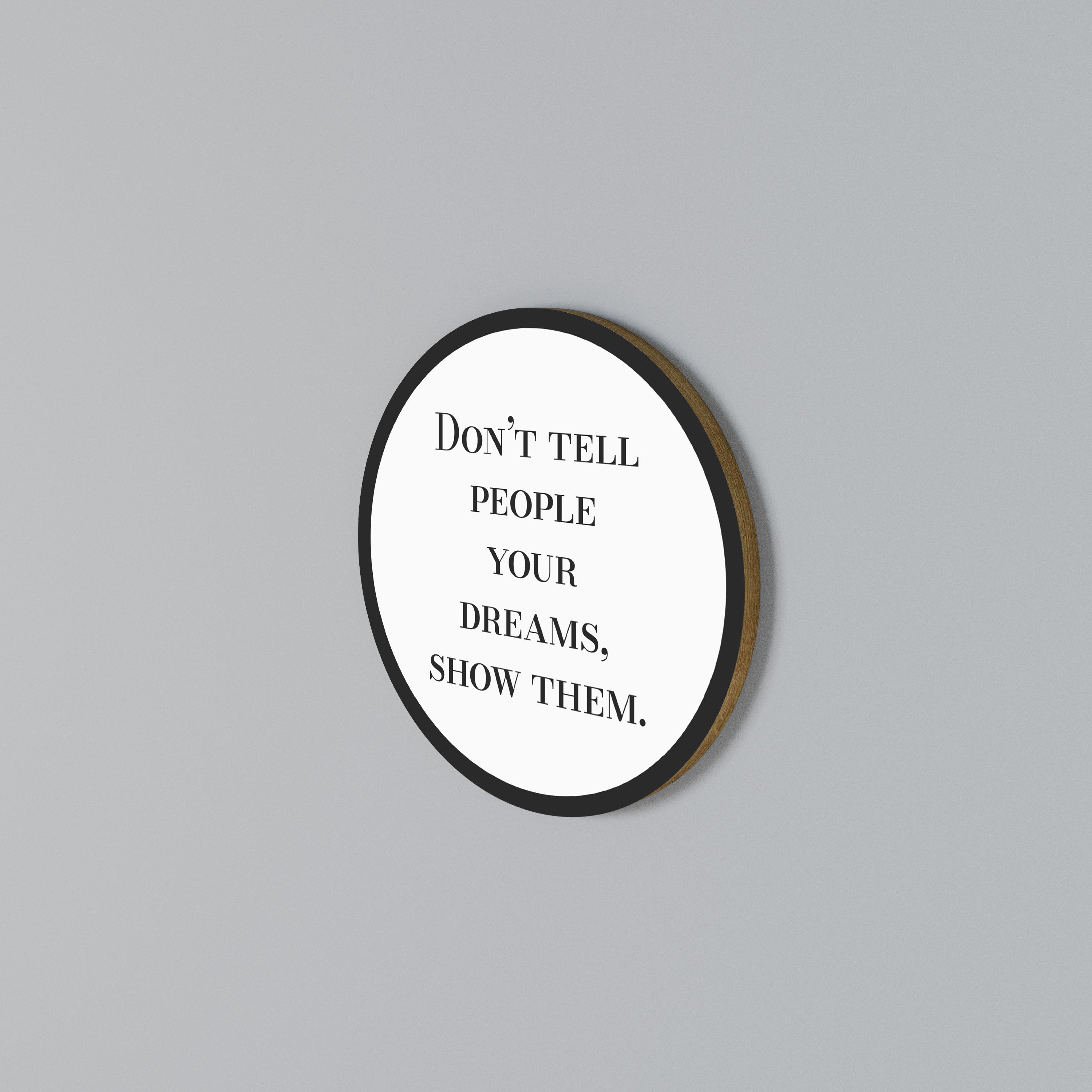 DREAMS IN ACTION Rund väggdekor