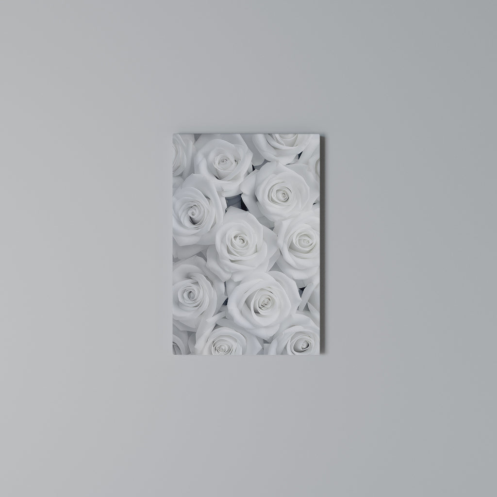 ELEGANCE IN WHITE Quadro em tela vertical