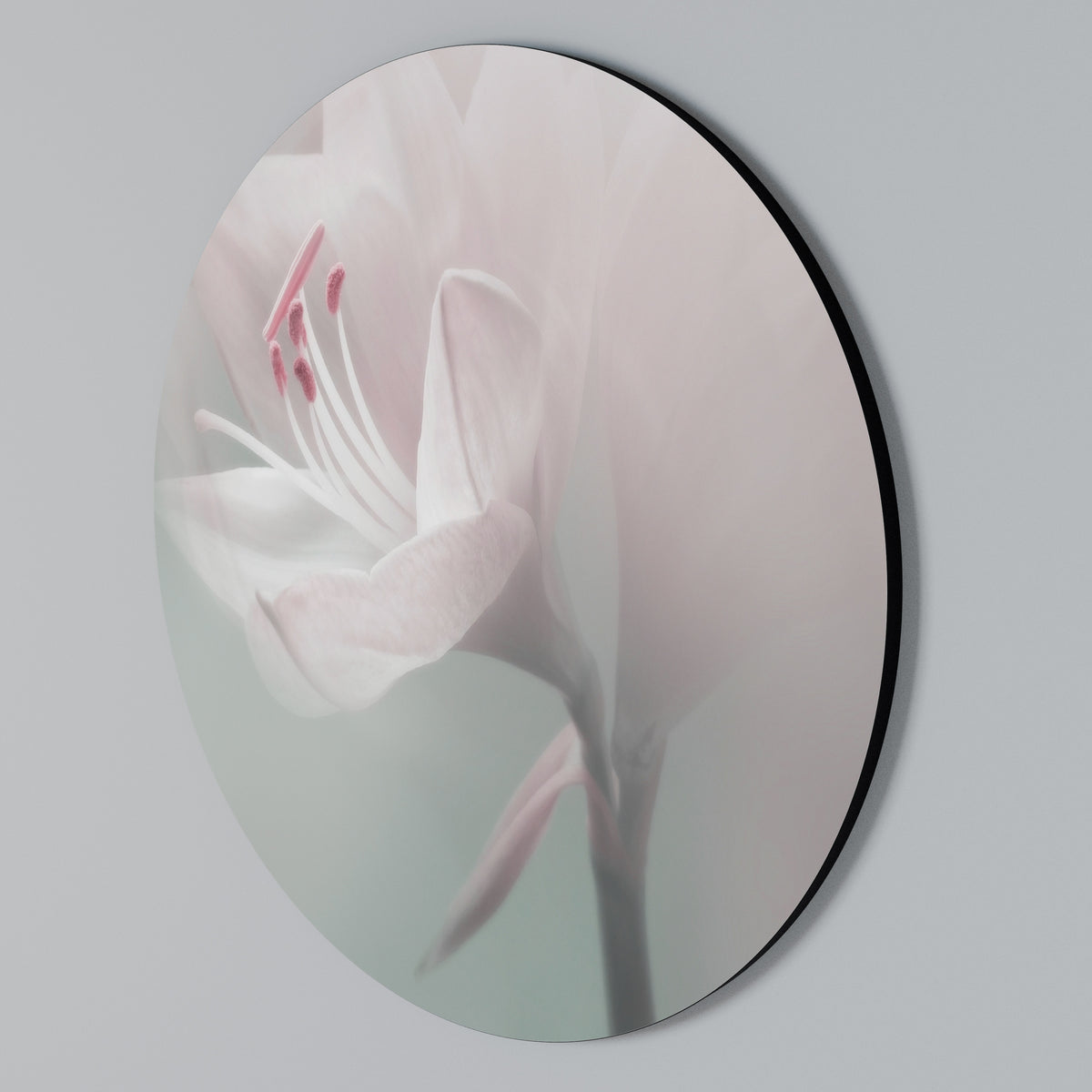 GENTLE LILY Στρογγυλός πίνακας ζωγραφικής