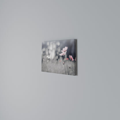 SUBTLE PETAL DANCE Stampa su tela orizzontale