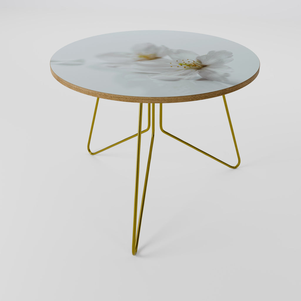 FLEETING WHITE PETALS Soffbord