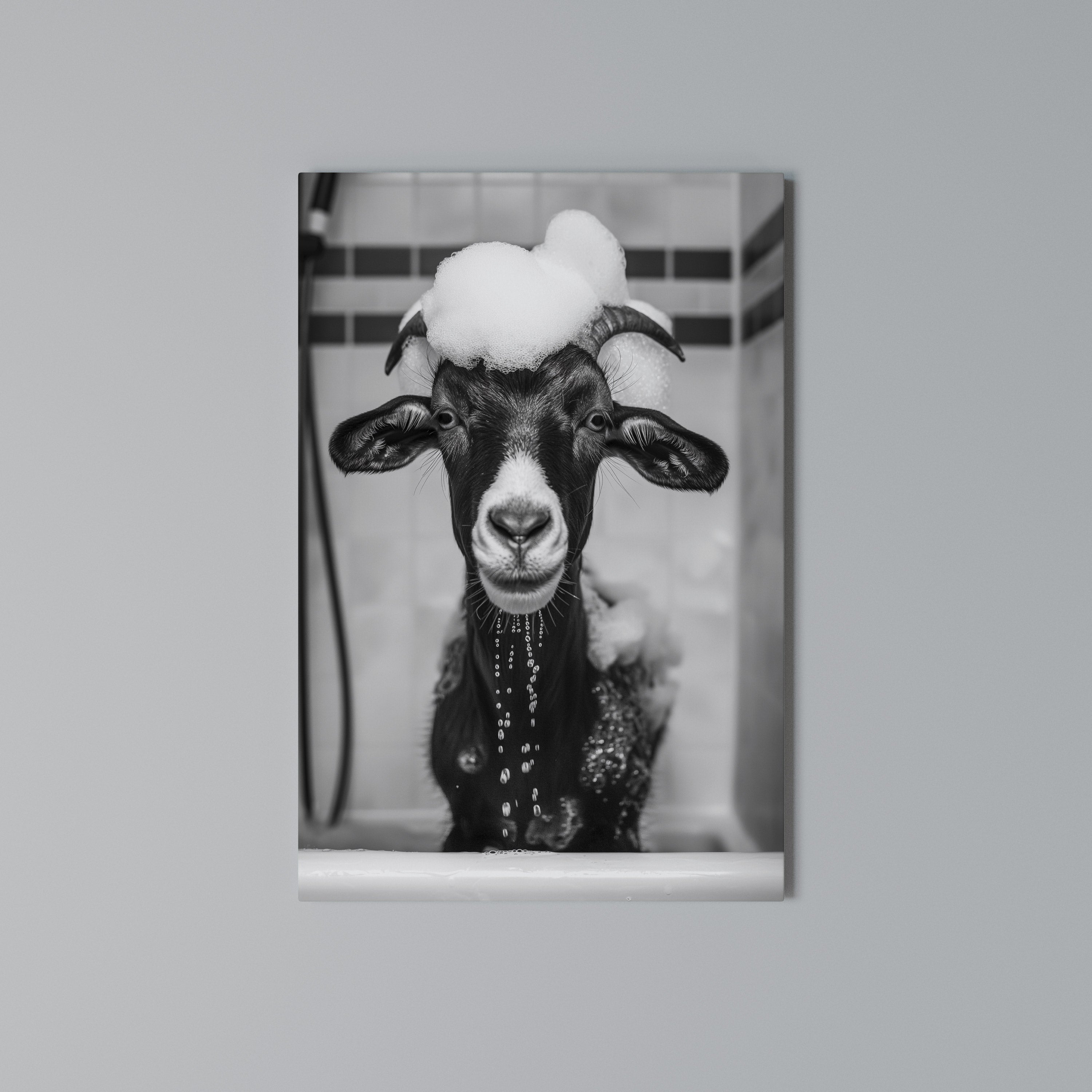 BUBBLE-BATHED BLISS Quadro em tela vertical